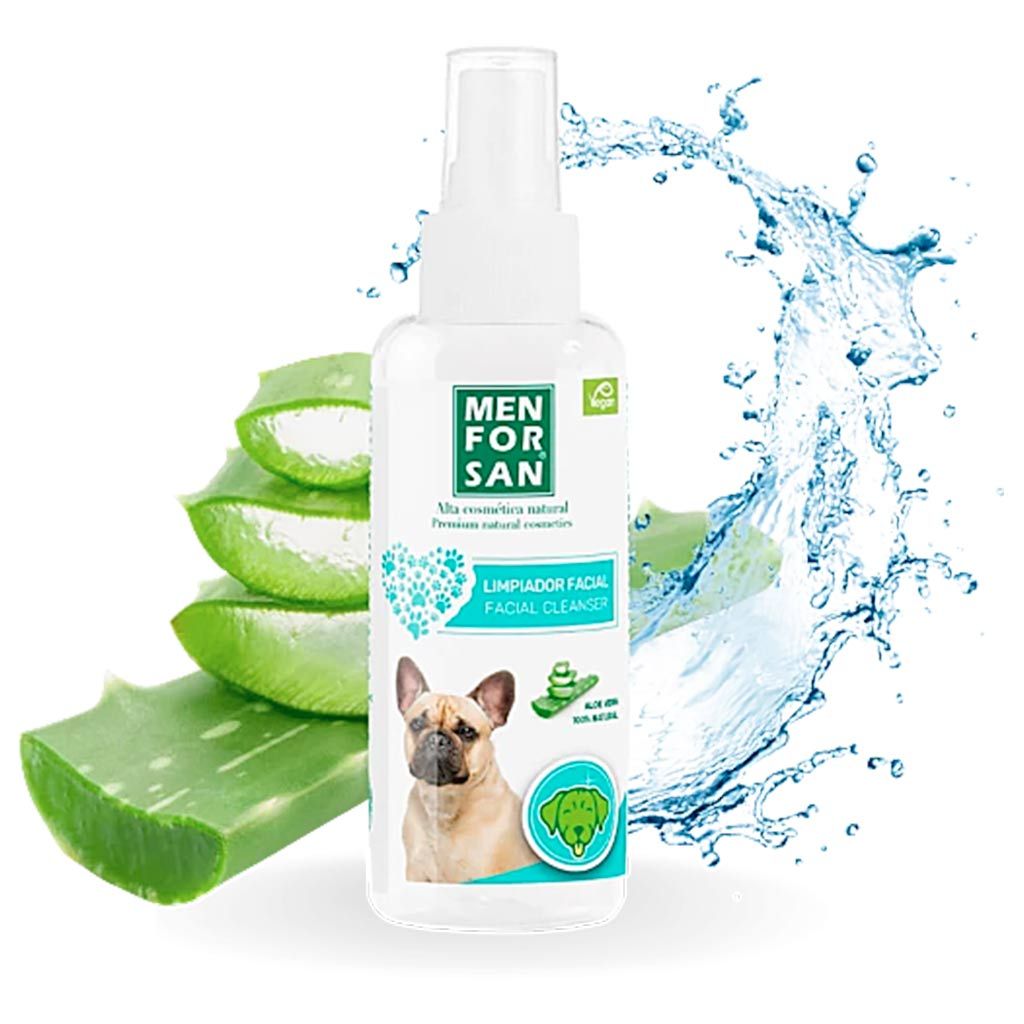 Botella del limpiador facial para perros Menforsan rodeada de hojas de aloe vera, destacando sus ingredientes naturales.