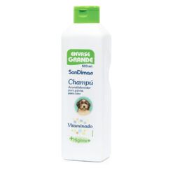 Botella de 500ml del champú acondicionador para perros SanDimas con fórmula vitaminada e higiene plus.