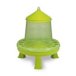 Tolva de plástico para aves de corral marca Gaun en color pistacho, montada y lista para su uso en el gallinero.