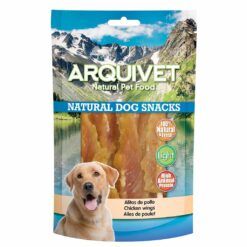 Bolsa oficial de alitas de pollo para perros de la marca Arquivet, con un perro labrador feliz.