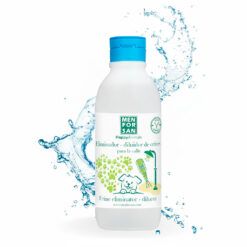 Botella blanca de Menforsan Diluidor de Orines de 250ml con tapón azul, ideal como limpiador de orina de perro para la calle sobre un fondo con salpicaduras de agua limpia.